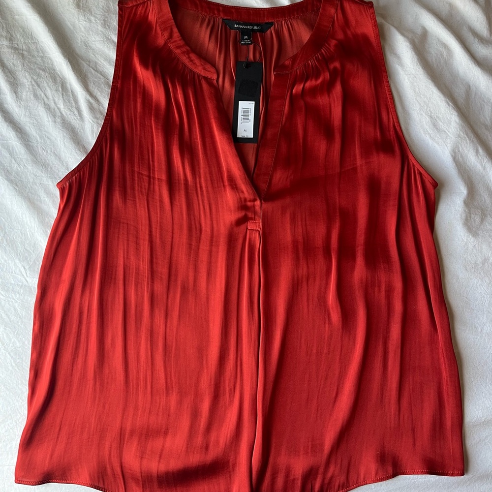 Banana Republic Rust color Sleeveless V-Neck Camisole